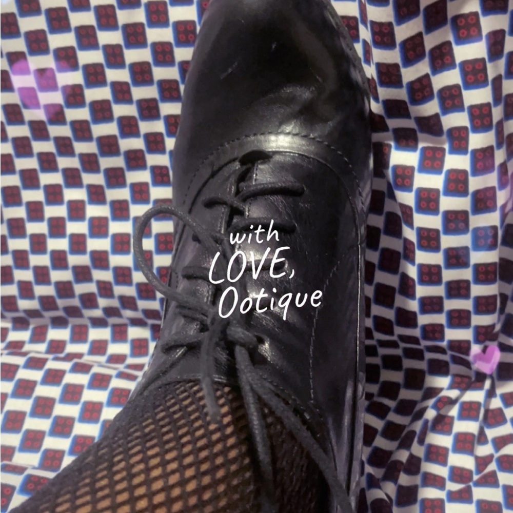 Black ankle bootie